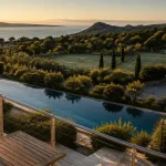 Domaine du grand duc Mandelieu, piscine miroir et vue mer