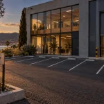 Location bureau Mandelieu-la-Napoule : local 375 m² avec mezzanine et accès autoroute